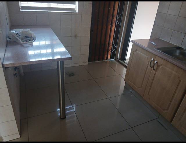 3 BEDROOM HOUSE FOR SALE IN THATCHFIELD ESTATE